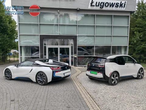 BMW i8 Roadster + BMW i3