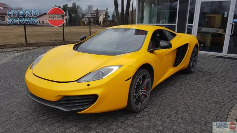 McLaren MP4-12C naprawa akumulatora 12V