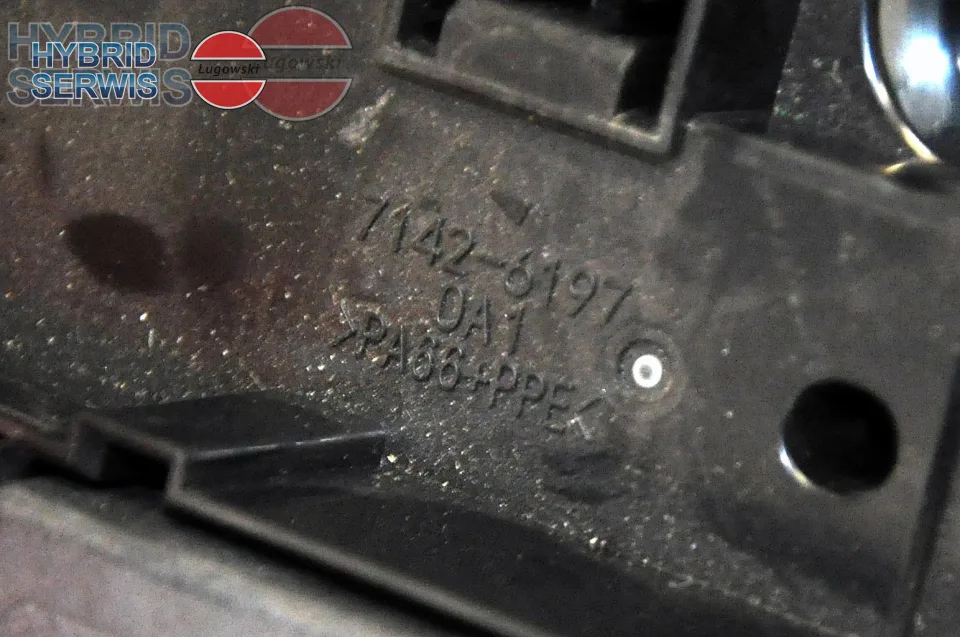 Moduł przekaźników baterii Toyota 7142-6197