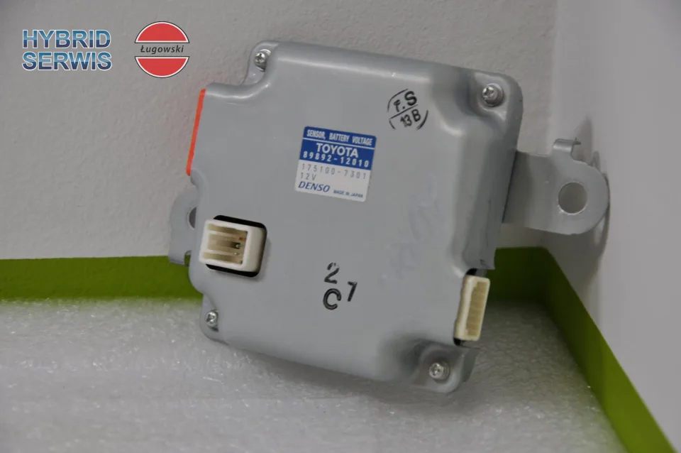 Monitor napięć Toyota 89892-12010
