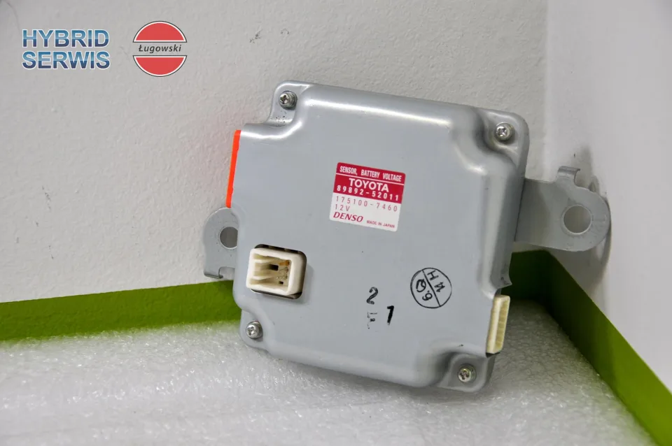 Monitor napięć Toyota 89892-52011