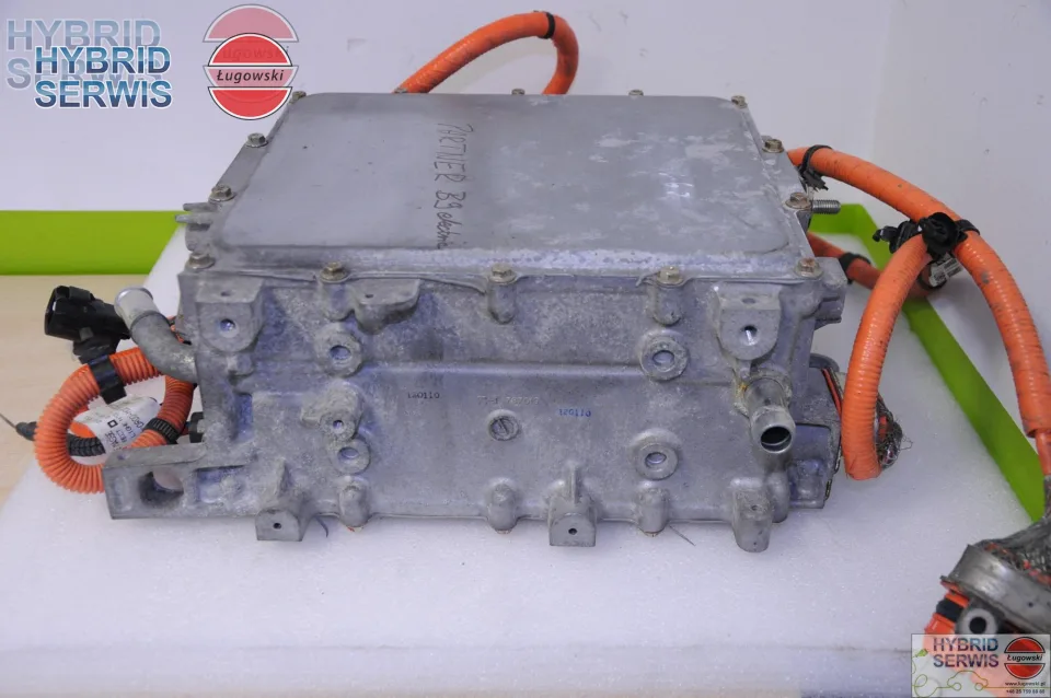 Peugeot Partner Electric EV ładowarka OBC W005T70172 1311800152