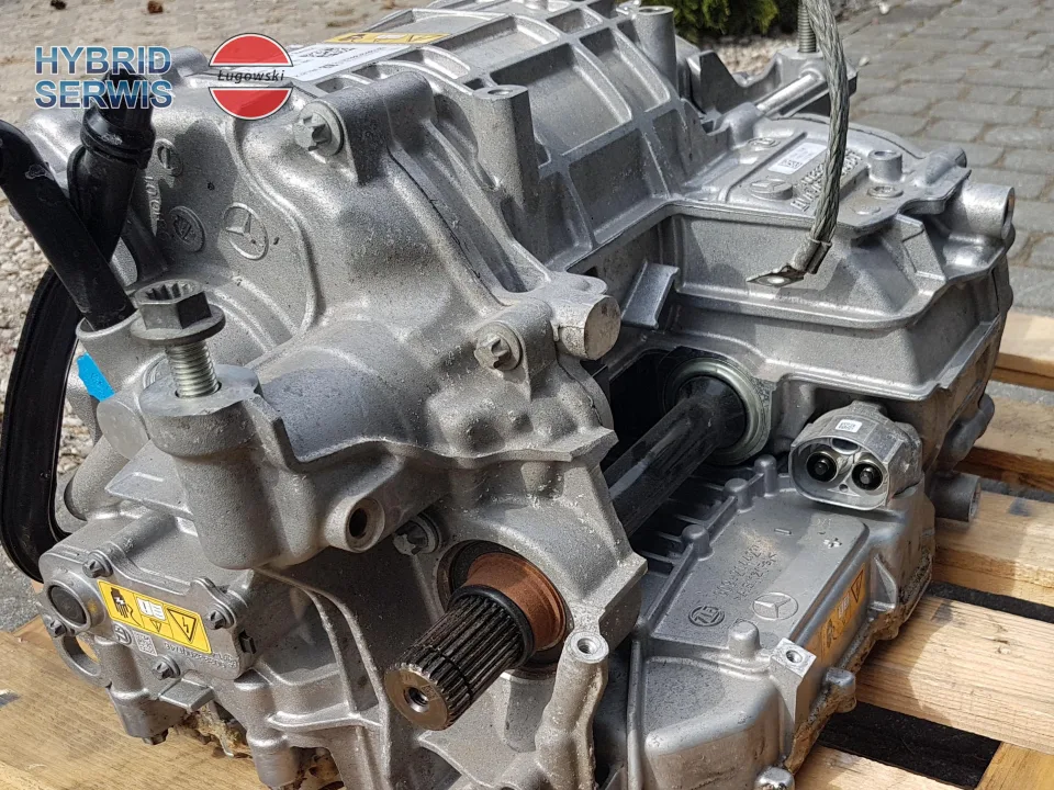 Silnik elektryczny samochodu tył Mercedes Benz EQA EQB EQC A2433403202