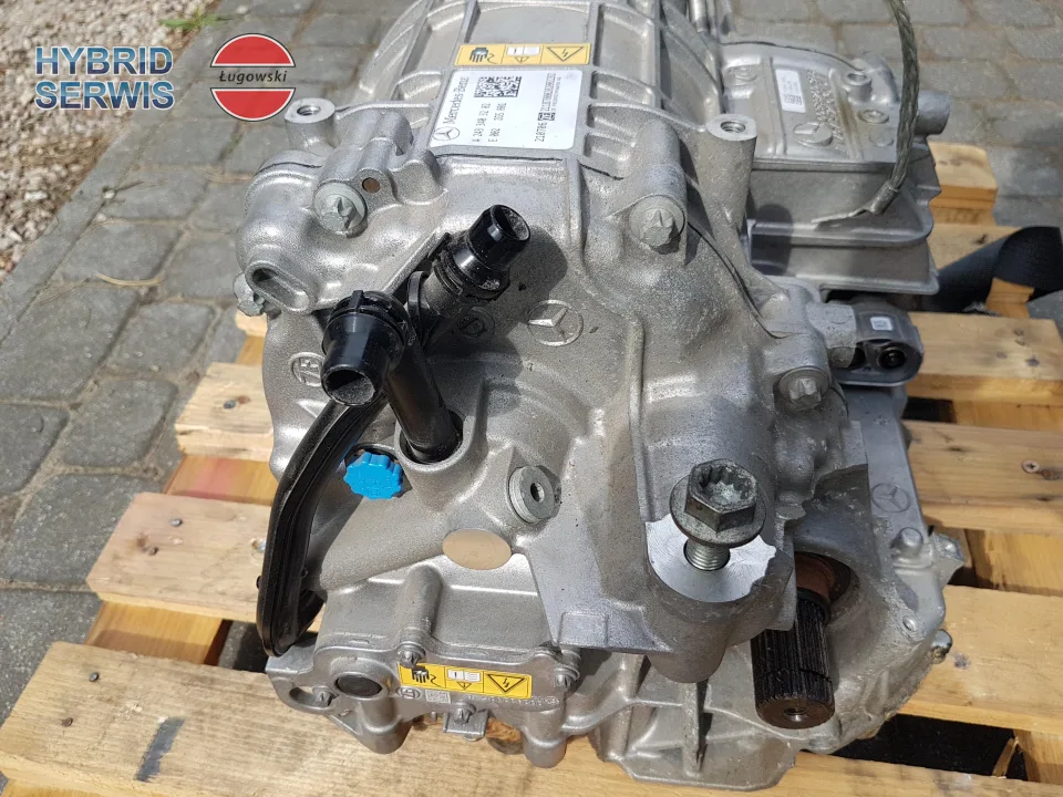 Silnik elektryczny samochodu tył Mercedes Benz EQA EQB EQC A2433403202