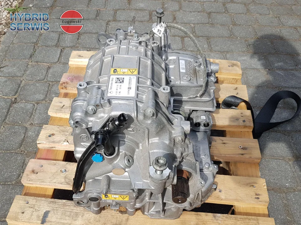 Silnik elektryczny samochodu tył Mercedes Benz EQA EQB EQC A2433403202