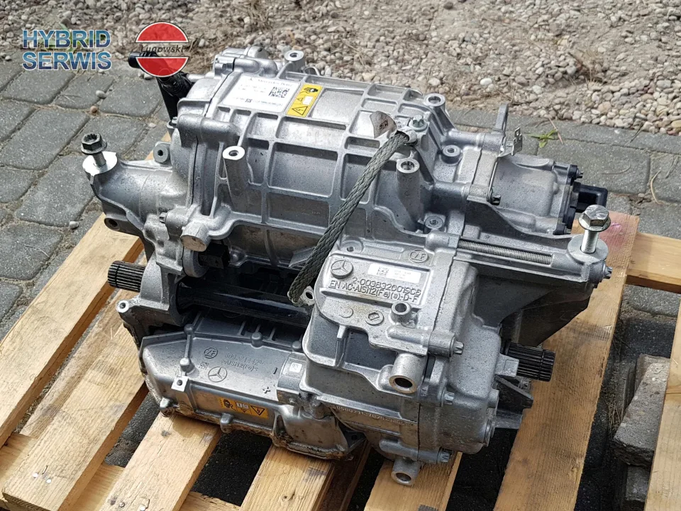 Silnik elektryczny samochodu tył Mercedes Benz EQA EQB EQC A2433403202