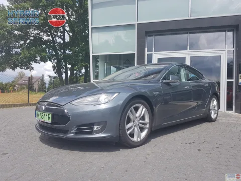 Tesla S 85